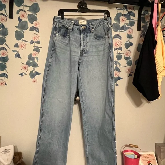 Universal Thread Women's Riveted Button-fly Jeans Size 6 - Picture 8 of 8